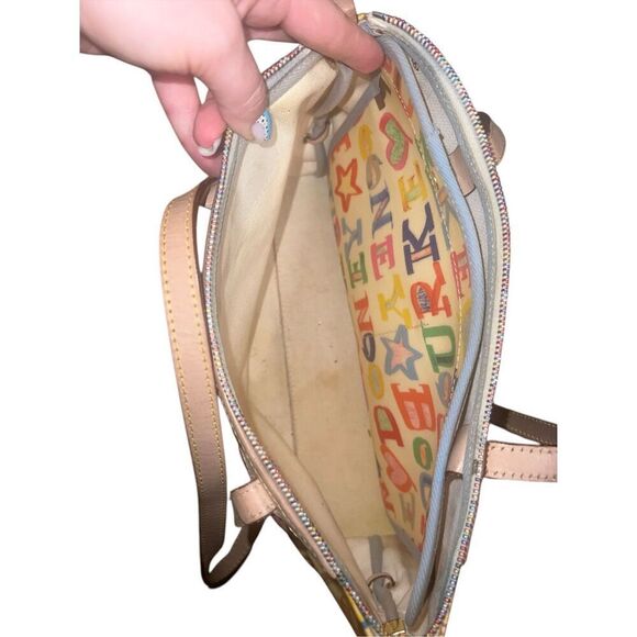 ✨Dooney & Bourke Vintage Shoulder Bag✨ - Picture 4 of 8